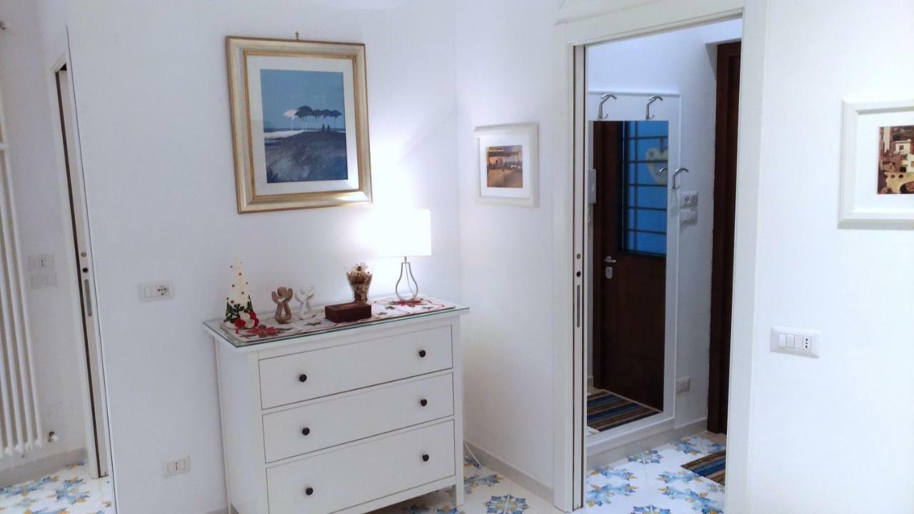 Mini Appartamento Al Chiostro Napoli Bagian luar foto